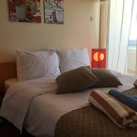 Alex 51 ラルナカ