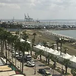 Alex 51 アパート