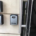 Alex 51 アパート *