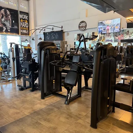 Alex 51 * Ларнака