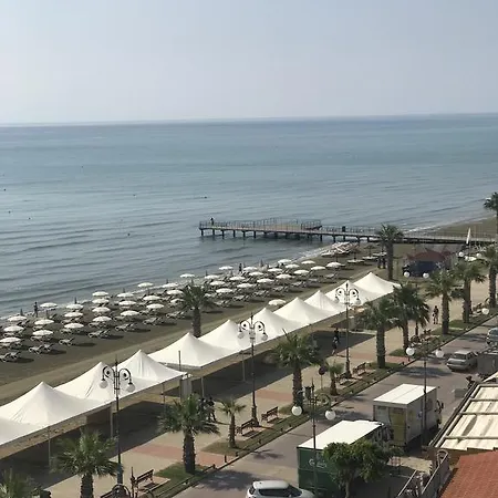 Alex 51 Appartamento Larnaca